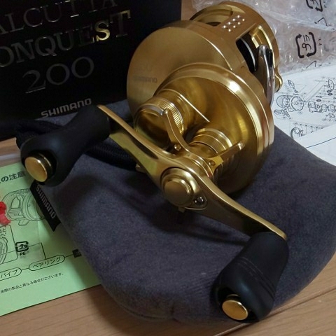 シマノ カルカッタコンクエスト200 中古美品 付属品完備