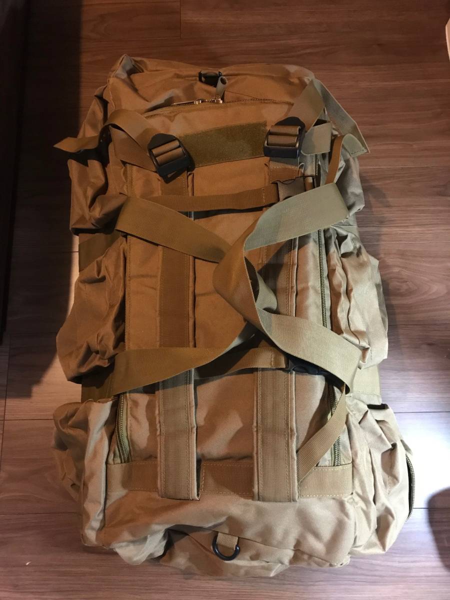 タクティカル　ダッフルバッグ　コヨーテ　７０リットル　ミリタリー_4