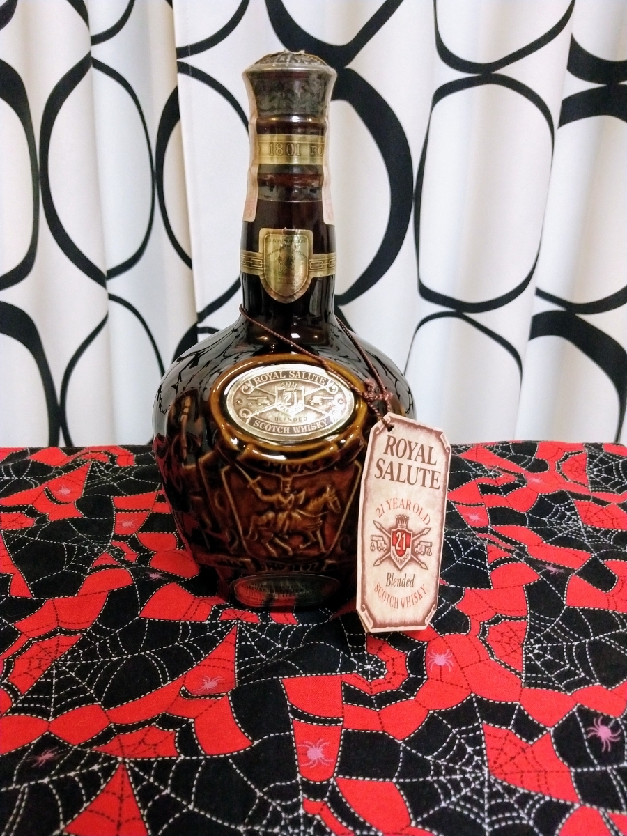 ROYAL SALUTE 21 CHIVAS 40% 700ml シーバス ロイヤル サルート 陶器