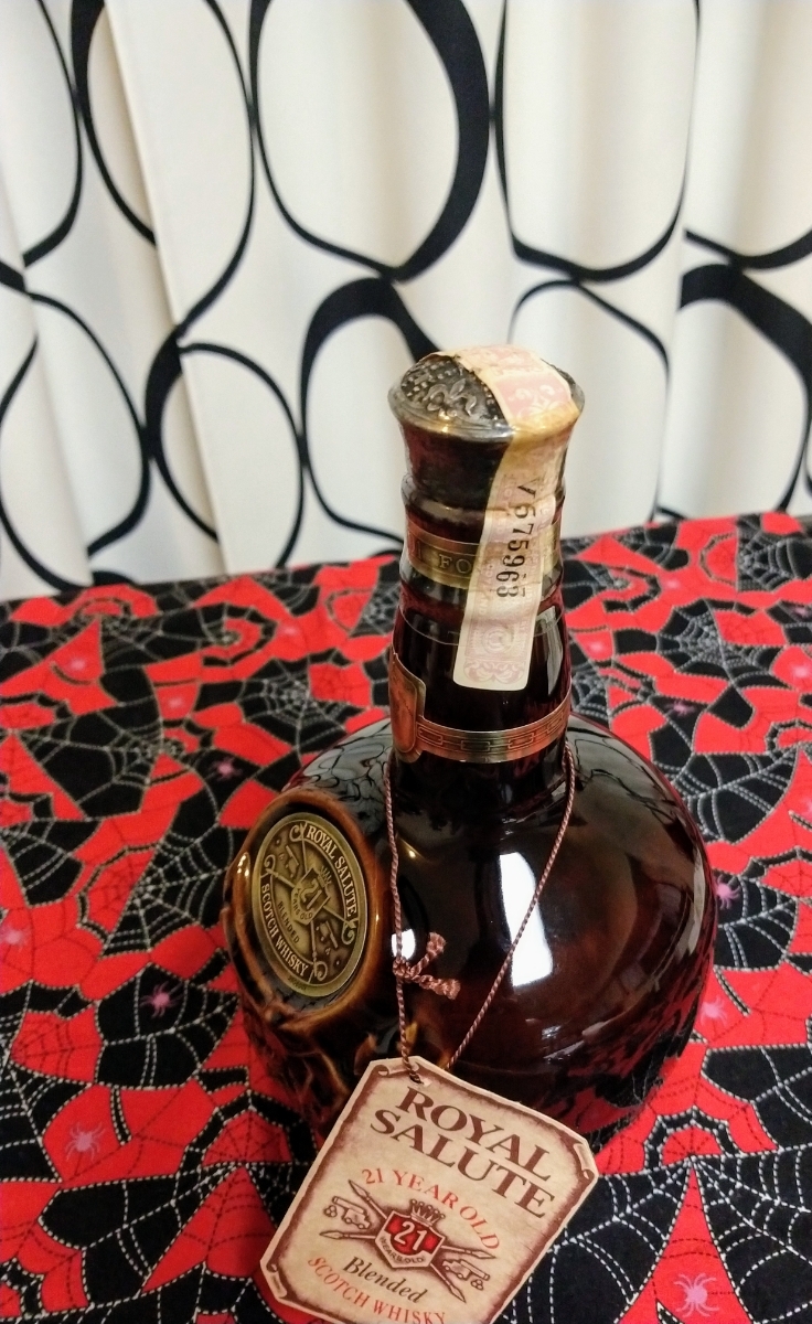 ロイヤルサルート シーバス 21年 スコッチウイスキー 700ml 40% 陶器 ROYAL SALUTE 21 CHIVAS 40% 700ml シーバス ロイヤル サルート 陶器