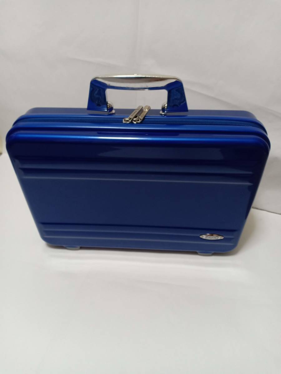 ZERO スーツケース | HALLIBURTON ZRP-ZX Carry-On – 32L