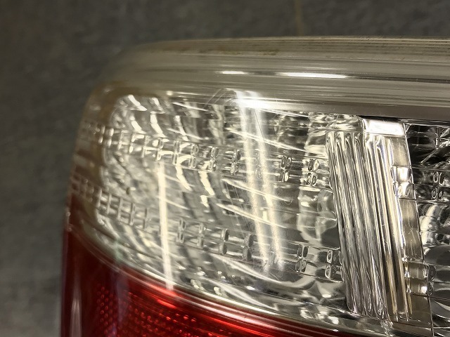 プレミオ NZT260 ZRT260/ZRT261/ZRT265 前期 純正 左テールライト 