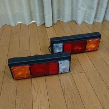 三菱 キャンター 純正 テールランプ 左右セット 12V トラック用品 新車外し【№17】