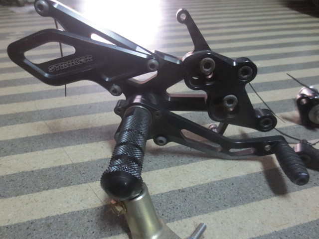 ストライカー スペシャルステップキット cbr1000rr （04－07 HONDA