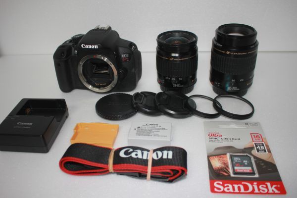 ◇カメラ初心者にオススメ◇Canon キヤノン EOS Kiss X7i ダブルズーム