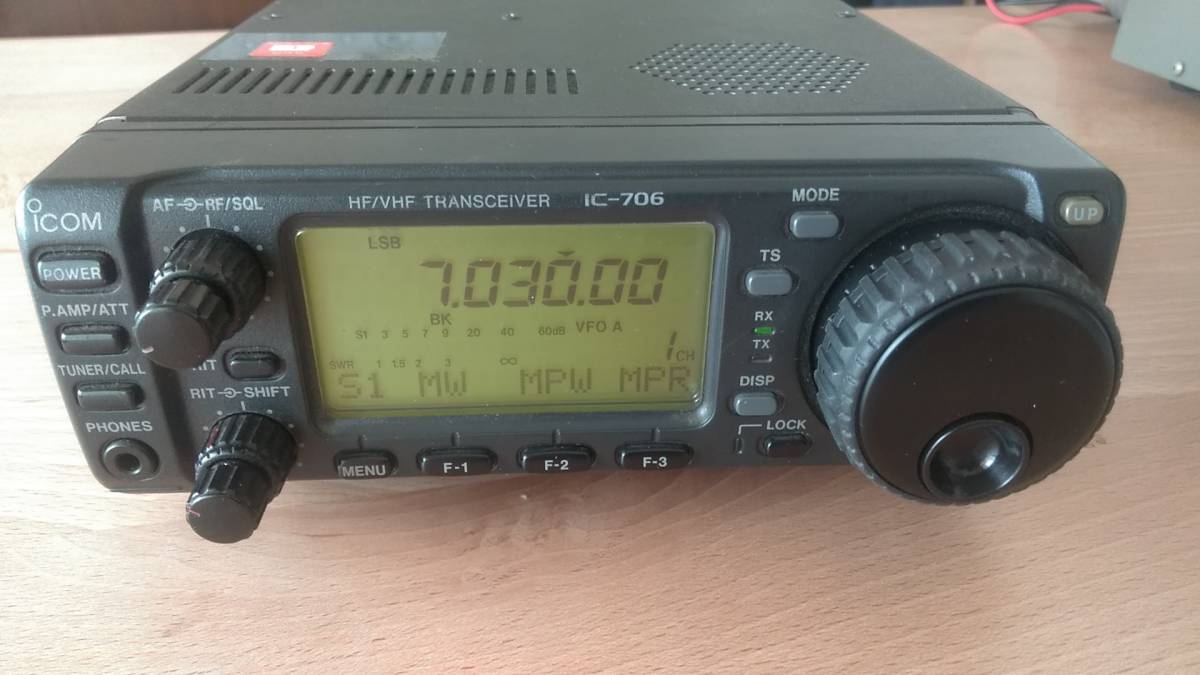 IC-706 HF⁄50⁄144MHz オールモードトランシーバー100W機