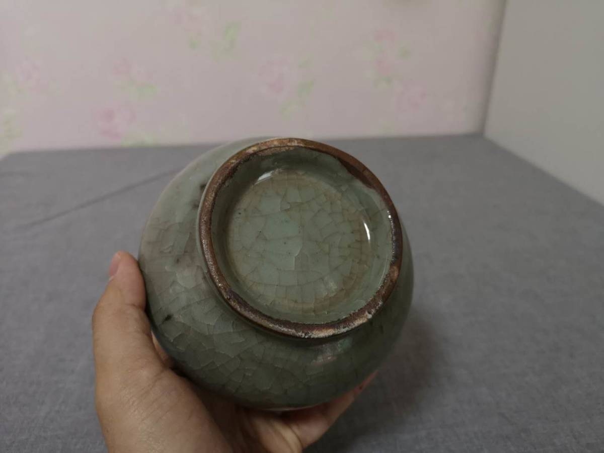 花瓶 壺 唐物 明時代の陶磁器のご売却ならおまかせください│美術品買取り専門 中国 中国古美術・明宣徳・果皮緑地青花宝相紋・抱月瓶・青花磁・壺・花瓶 陶磁器 中国美術 中国古玩 置物 華道具 協貿國際日用品 時代物 CBX-中国古美術 花入 唐