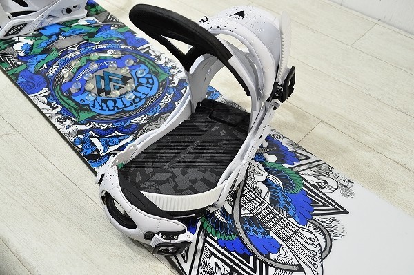 中古□BURTON スノーボード 板 150cm TWC Standard バートン ホワイト