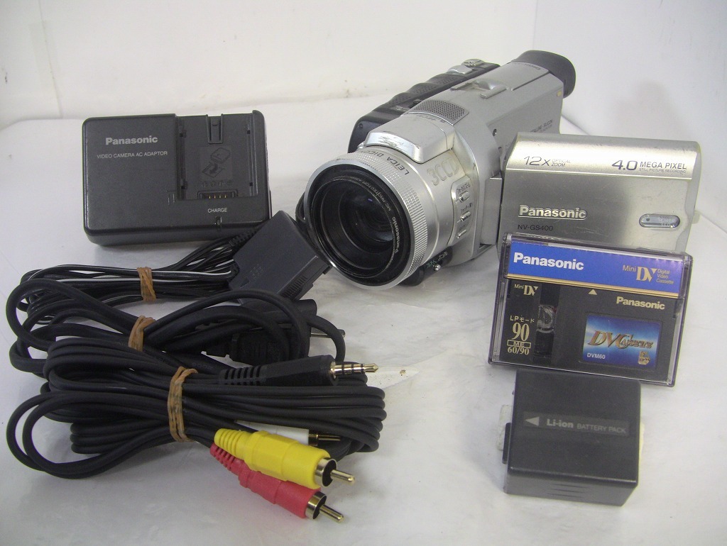 動作品OK デジタルビデオカメラ Panasonic hc-v300m