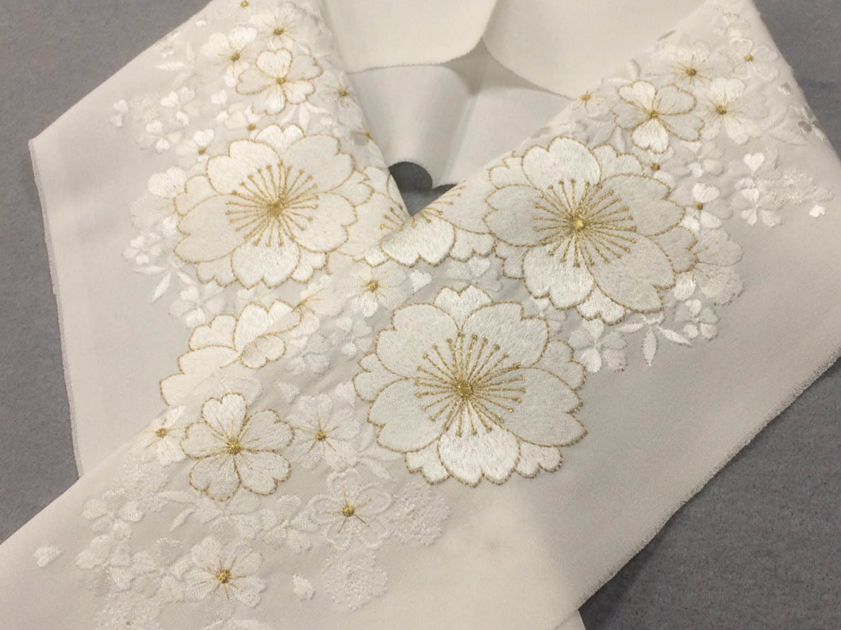 人気SALE，HOT 卒業式の着物にも 正絹振袖用超豪華半衿 古典柄に良く合います 桜小＃(振袖)｜売買されたオークション情報、yahooの商品情報をアーカイブ公開 - オークファン 振袖