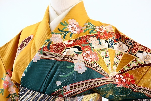【着物フィ】1円　振袖　芥子色×深緑　金駒刺繍　桜　吉祥花　古典柄　正絹　仕立上がり　結婚式　成人式　6239