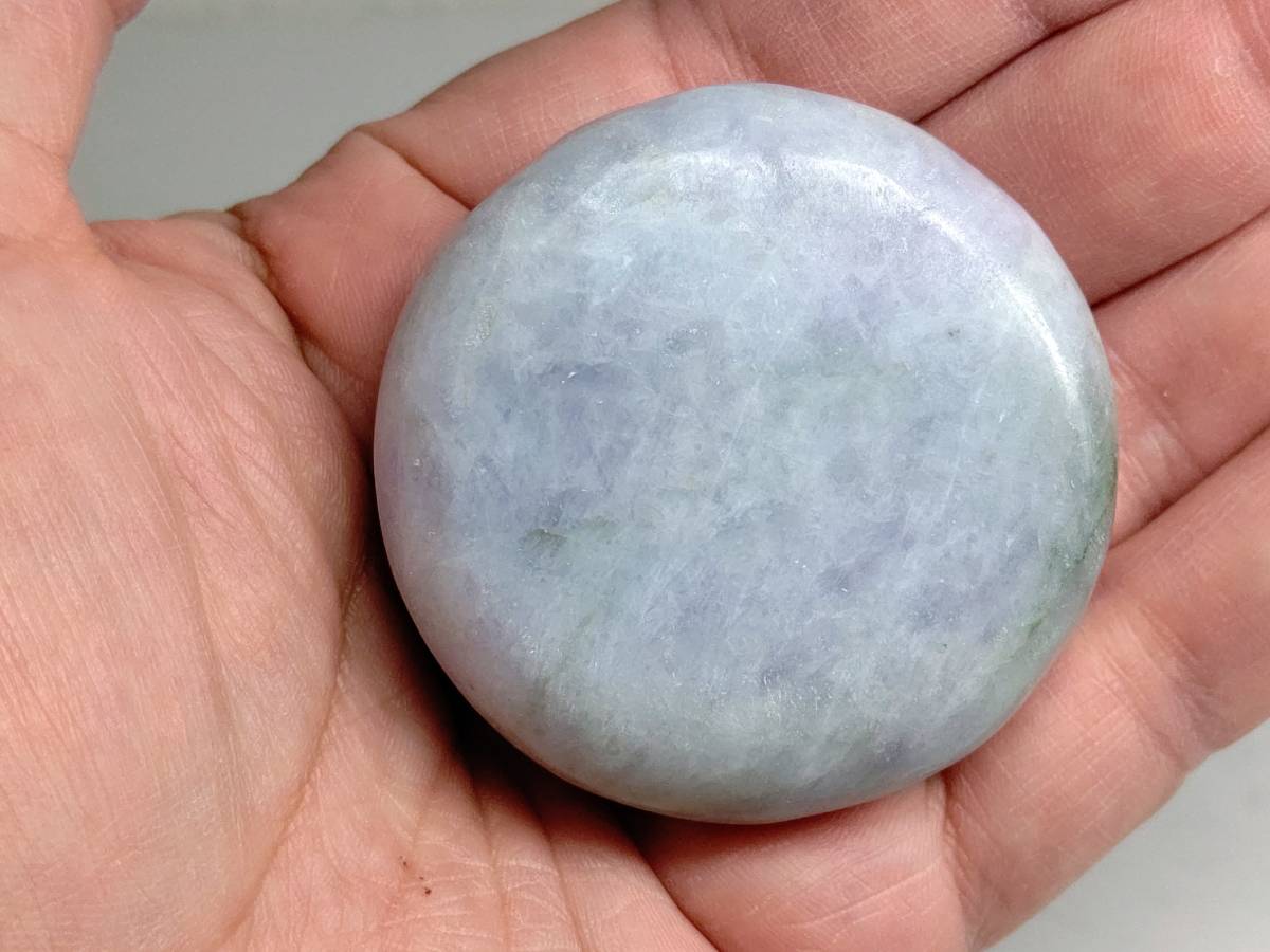 人気，高品質 円型 ラベ緑 115g 翡翠 原石 ヒスイ 鉱物 鑑賞石 糸魚川 水石 自然石 天然石 誕生石 置物 金運 インテリア 文鎮 ペーパーウェイト(原石)｜売買されたオークション情報、yahooの商品情報をアーカ 原石