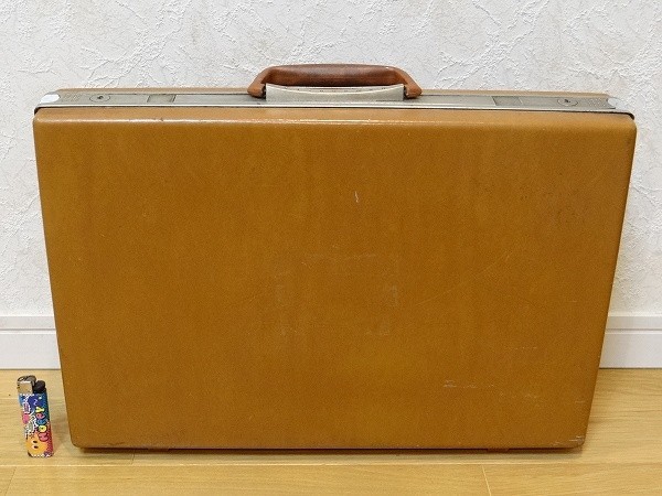  60年代 ビンテージ Samsonite サムソナイト アタッシュケース 海外旅行 ビジネスバッグ スーツケース 昭和 レトロ 当時物(サムソナイト)｜売買されたオークション情報、yahooの商品情報をアーカ サムソナイト