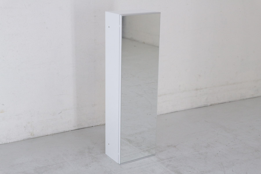 送料無料，2026 TOTO 洗面所 鏡扉 収納キャビネット YSL50M 25&times;17&times;85cm 壁掛け棚 ホワイト 677h07(ミラーキャビネット、洗面台用鏡)｜売買されたオークション情報、yahooの商品情報をアーカイブ公開 - オー 洗面、洗濯