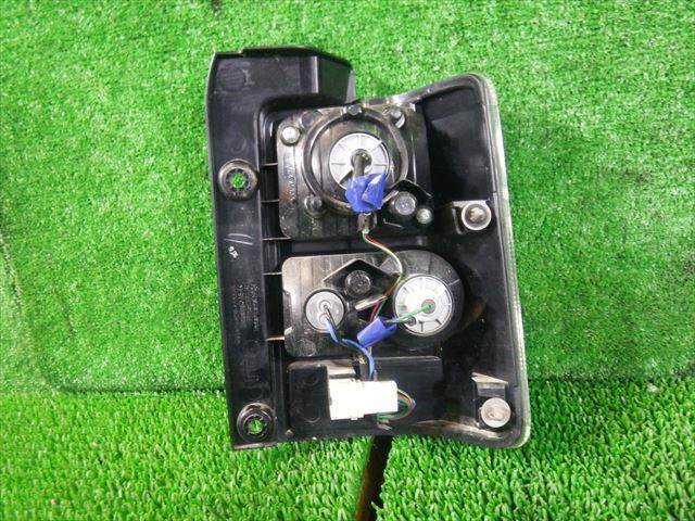 H28/12ダイハツ ムーヴコンテL575S■左テールランプ■81560-B2500■梱包サイズS■15826253■2030157