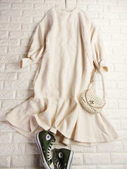 バースデイバッシュ Birthday Bash 大人かわいい裏起毛ロング丈フレアスウェットワンピース Mサイズ 売買されたオークション情報 Yahooの商品情報をアーカイブ公開 オークファン Aucfan Com