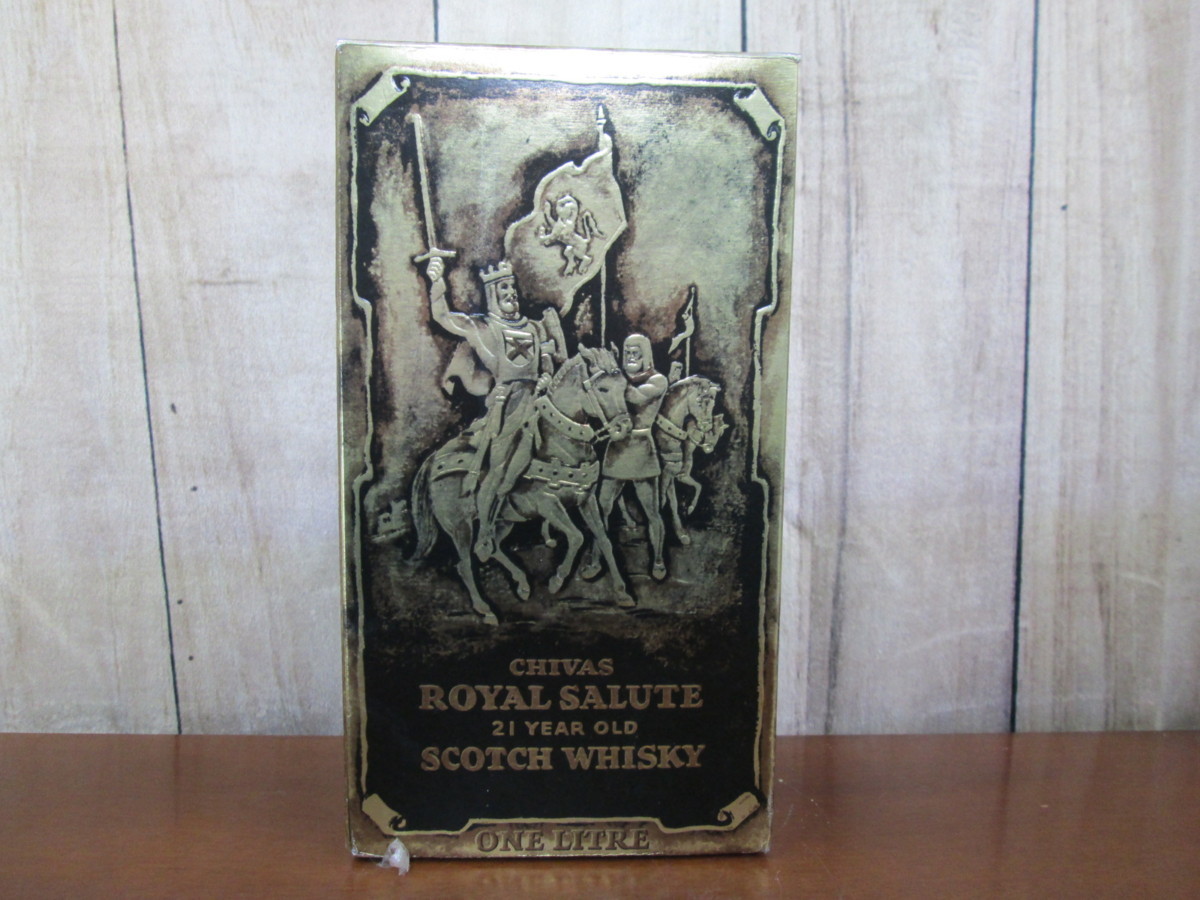 【2025春夏】 R65851R 古酒 未開栓 ROYAL SALUTE ロイヤルサルート 21年 1L 1000ml 43% 茶 陶器ボトル 巾着付き 箱入り スコッチウイスキー(カミュ)｜売買されたオークション情報、yahooの商品情報をアーカイブ公開 - コニャック