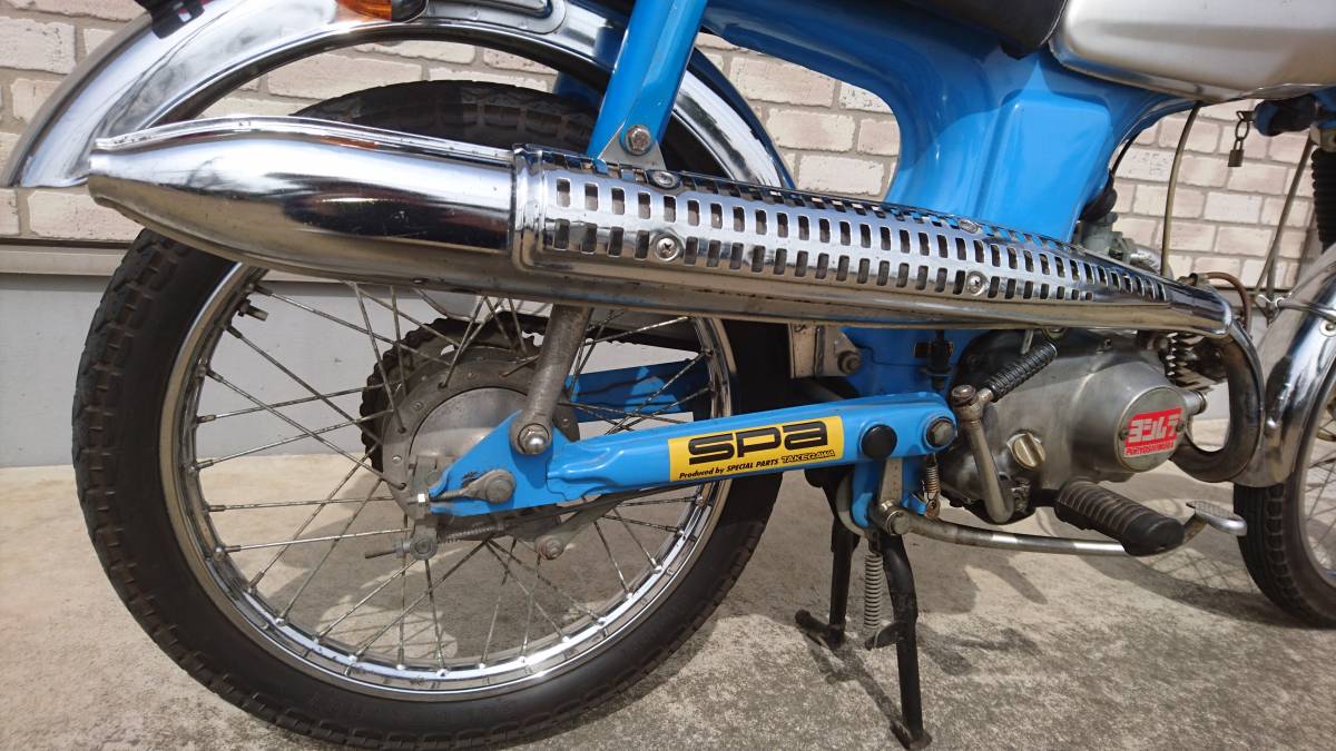 ホンダ CL50 Honda マフラー 60年代のスクランブラーをイメージさせた
