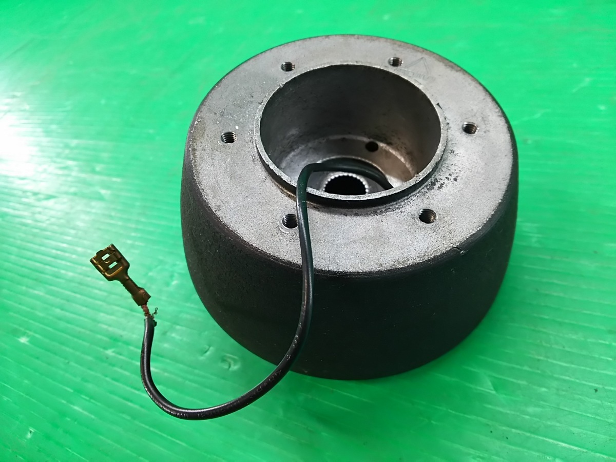 6785@3575 ジムニー JA11V 1型 ステアリング ボス モモ 純正OP S12