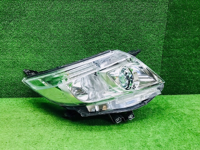 ☆コーティング加工済☆ トヨタ 80系 ノア 右ヘッドライト ユニット