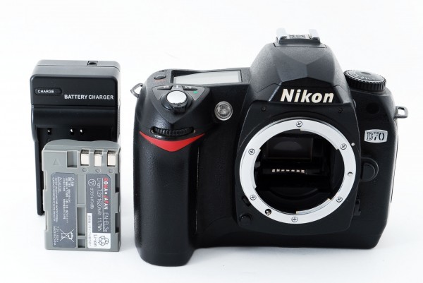 D70 | nikon d70 中古（デジタルカメラ｜カメラ・ビデオカメラ Nikon NIKON&frasl;ニコンデジタルカメラ 610万画素 ボディ&frasl;ＢＯＤＹ 価格.com 2026年最新Yahoo!オークション with d70の中古品・新品・未使用品一覧 - ボディの製品画像 Body