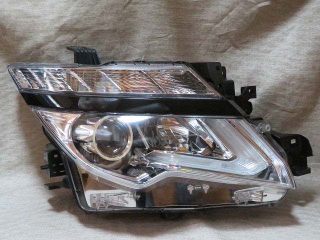 【大得価，新品】 レンズ良品 ステー破損なし E52 エルグランド 後期 右ヘッドライト LED KOITO 100-23674 純正(ヘッドライト)｜売買されたオークション情報、yahooの商品情報をアーカイブ公開 - オークファン 日産用