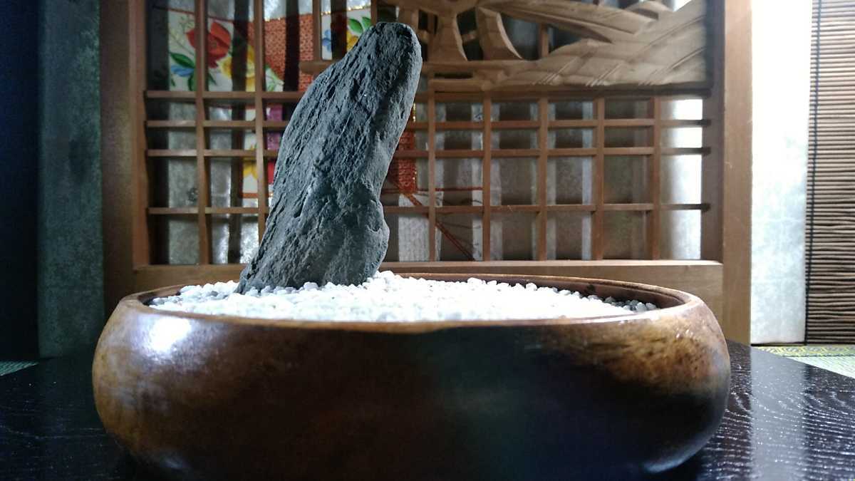 日本三代名石 佐治石 鳥取県佐治村佐治川上流、ねこ科彪皮石、墨真黒
