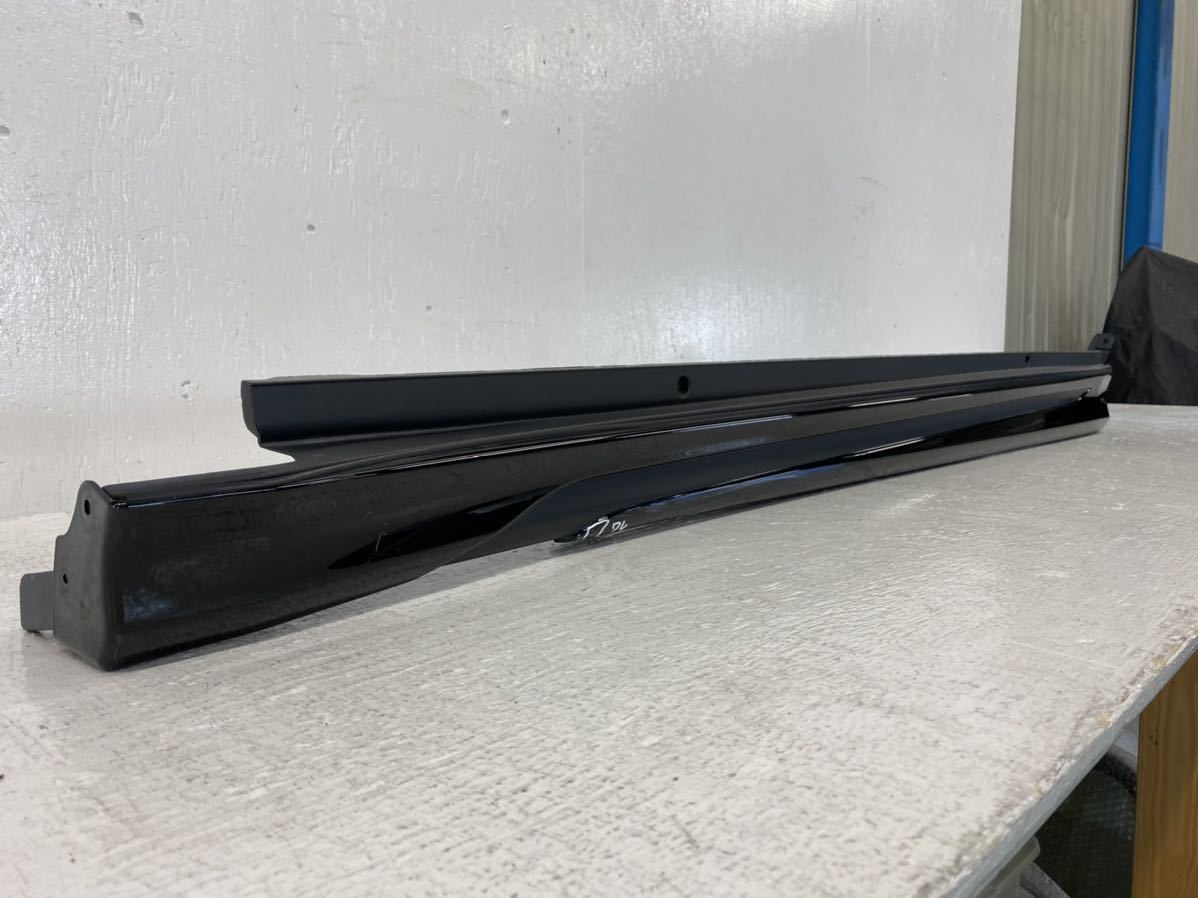 ハリアー ZSU60W 純正 サイドステップ 左 75852-48030 モデリスタ