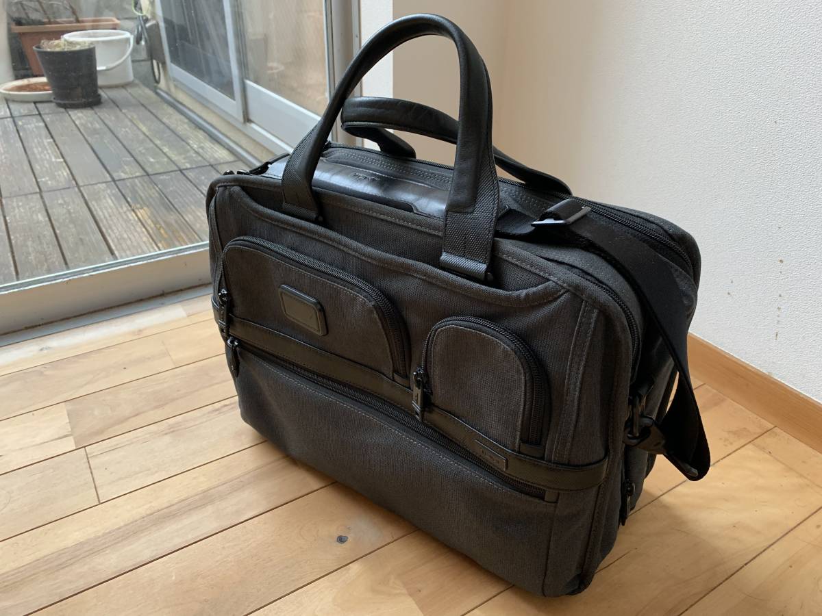 お得，100%新品 TUMI トゥミ バッグ ケース ブリーフケース ALPHA アルファ メンズ グレー(ブリーフケース、書類かばん)｜売買されたオークション情報、yahooの商品情報をアーカイブ公開 - オークファン かばん、バッグ