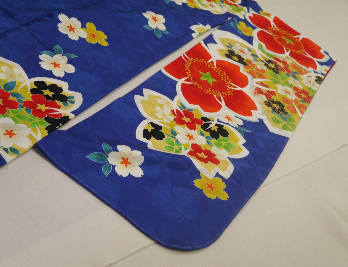 ☆さか屋☆新入荷！千円☆豪華絢爛 花文様 仕立上 正絹振袖☆893 新品