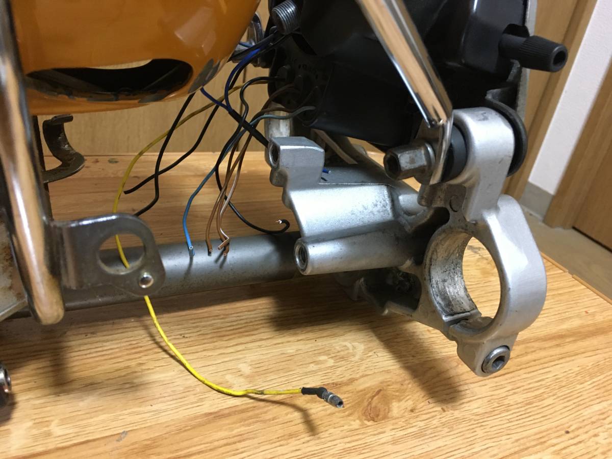 ヘッドライト ヤマハ ルネッサ 4DN オートバイ 純正 YAMAHA 中古 4DN-050*** j20-5 黄M 0 動作確認 SRV250ルネッサ SRV250 SRV250）by