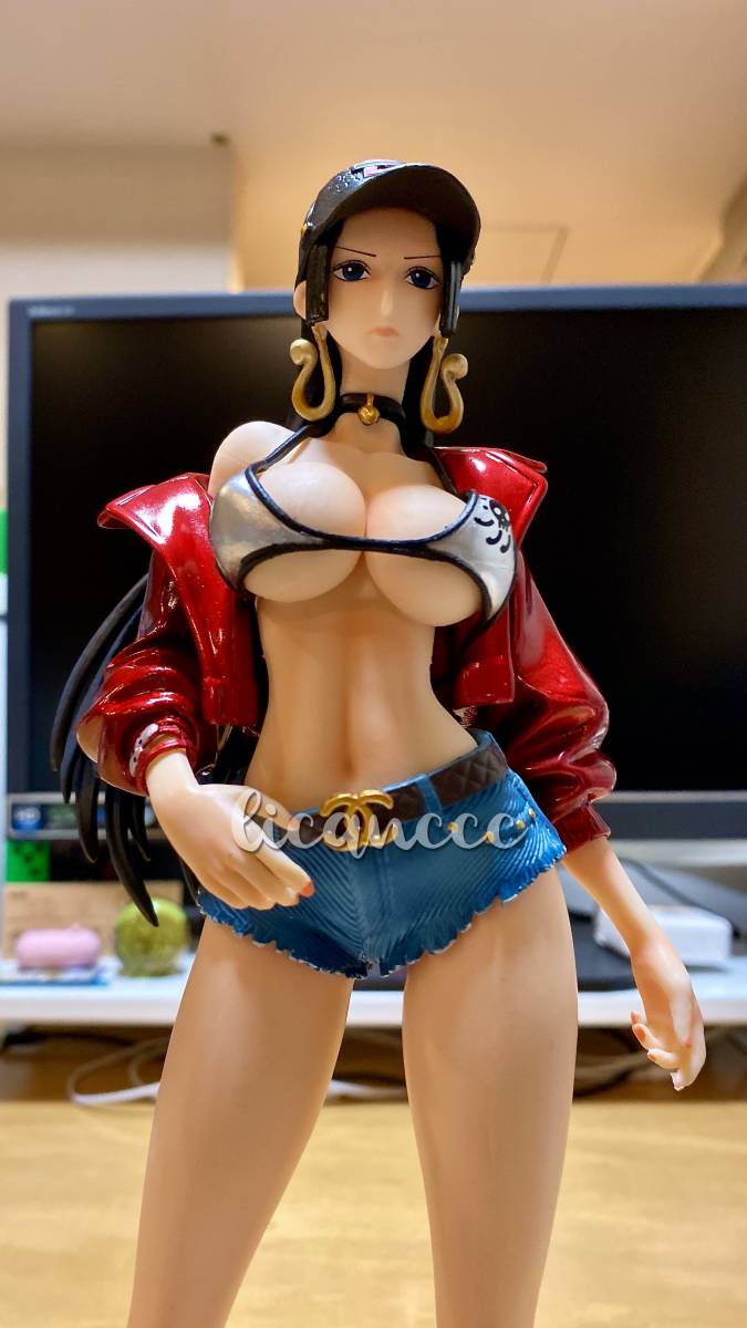 ONE PIECE ワンピース フィギュア ボア ハンコック 赤 高33cm 1/8