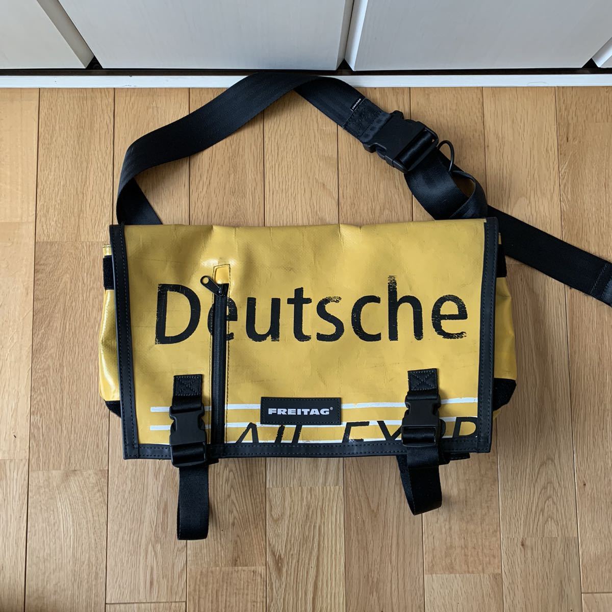 【定番，安い】 FREITAG フライターグ F17 JOE Deutsche Post(メッセンジャーバッグ)｜売買されたオークション情報、yahooの商品情報をアーカイブ公開 - オークファン メッセンジャーバッグ