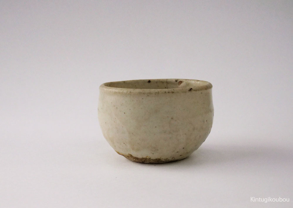 李朝後期　盃 李朝白磁盃（李朝後期） 陶芸 アンティーク、コレクション 【公式通販】