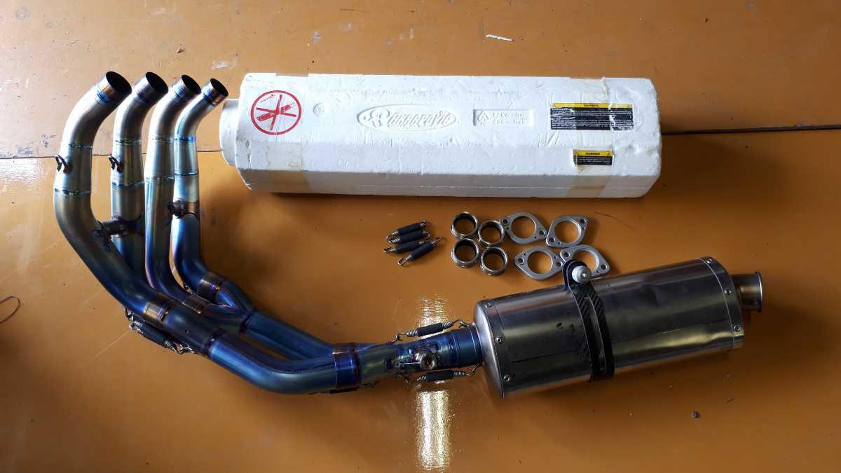 AKRAPOVIC YZF-R6 アクラポビッチ Akrapovic チタン (アクラポヴィッチ