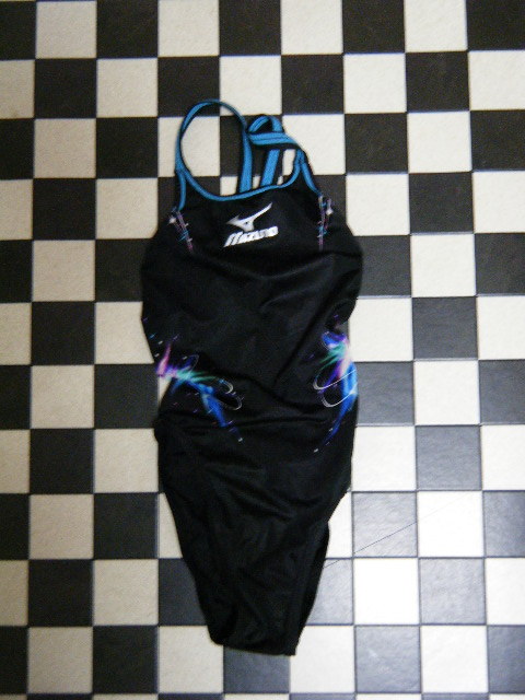  MIZUNO ミズノ 女性水着ワンピース サイズS D1804 黒柄 クロスバック 競泳水着(ワンピース)｜売買されたオークション情報、yahooの商品情報をアーカイブ公開 - オークファン 女性用