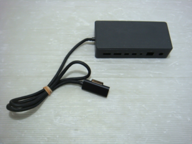 Microsoft Sunface Dock Model:1661 15V~4A ※よじれ、キズあり