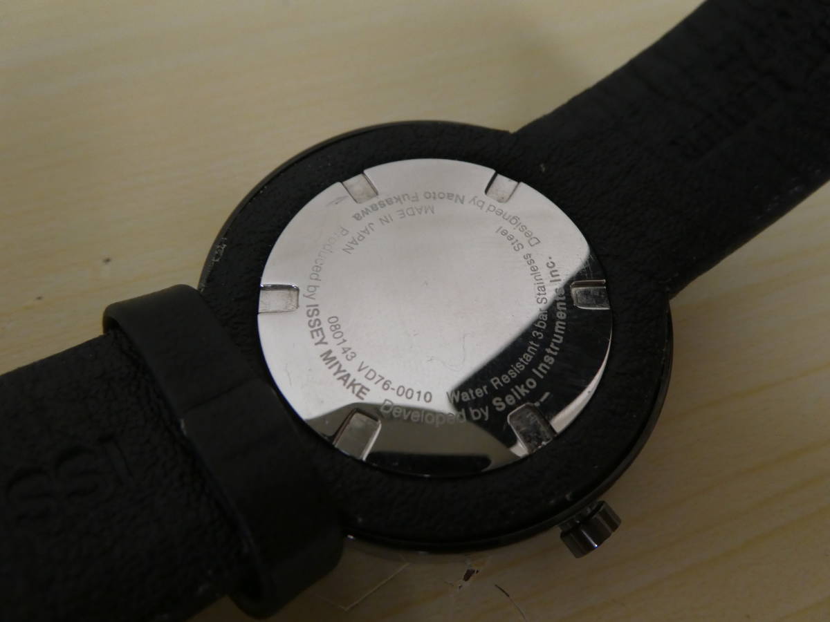 ISSEY MIYAKE イッセイミヤケ クォーツ腕時計 VD76-0010 文字盤ブルー 