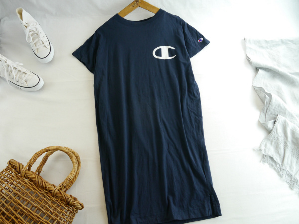 チャンピオン Champion この夏欲しい 楽ちん ワンポイント ｔシャツ ワンピース ネイビー ｍ 女性用 売買されたオークション情報 ヤフオク の商品情報をアーカイブ公開 オークファン Aucfan Com