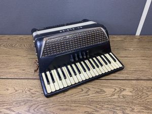 アコーディオン excelsiorのYahoo!オークション(旧ヤフオク!)の相場