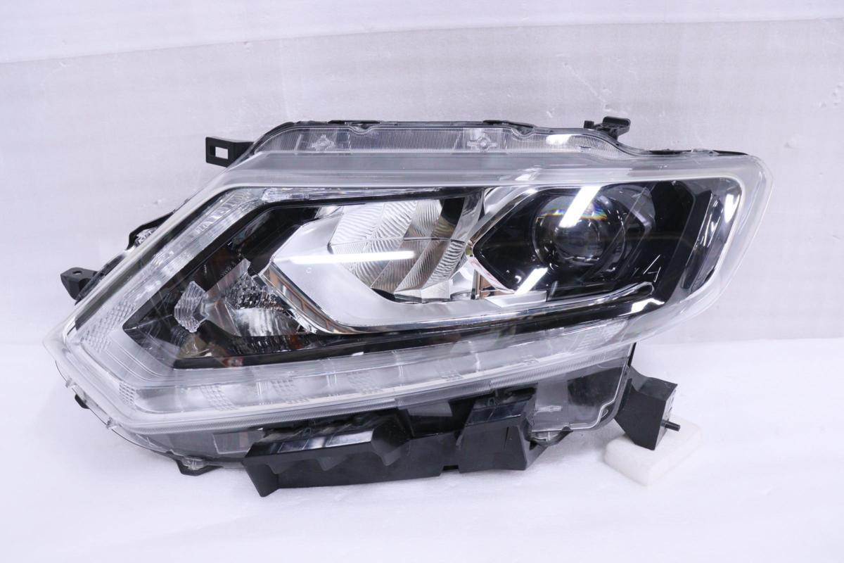 T32 エクストレイル 純正LEDヘッドライト右