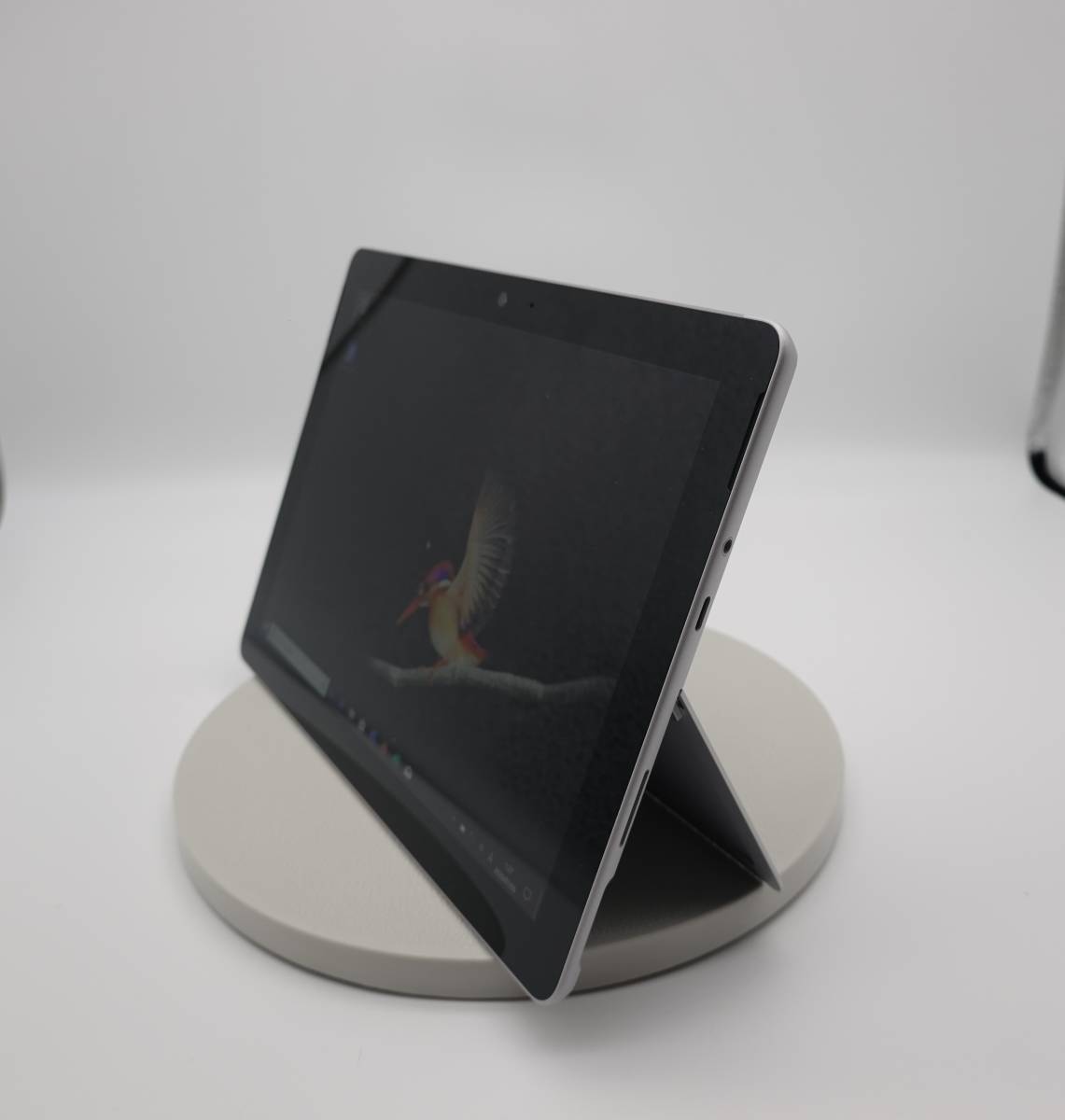 ☆展示品☆windows10 64bit/Microsoft surface GO(MHN-00017)/pentium
