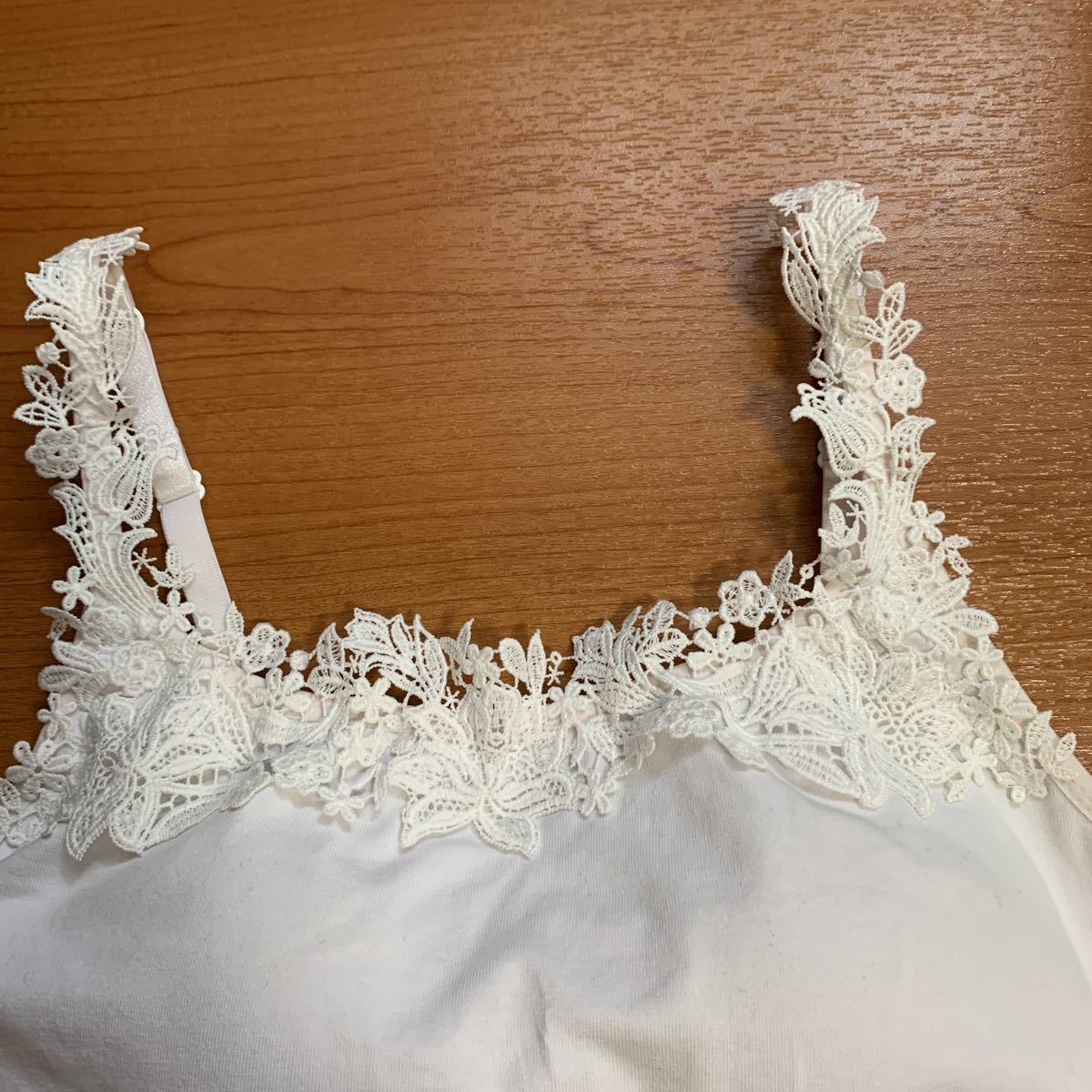 スタジオクリップ カップ付きタンクトップ ホワイトレースm タンクトップ 売買されたオークション情報 Yahooの商品情報をアーカイブ公開 オークファン Aucfan Com