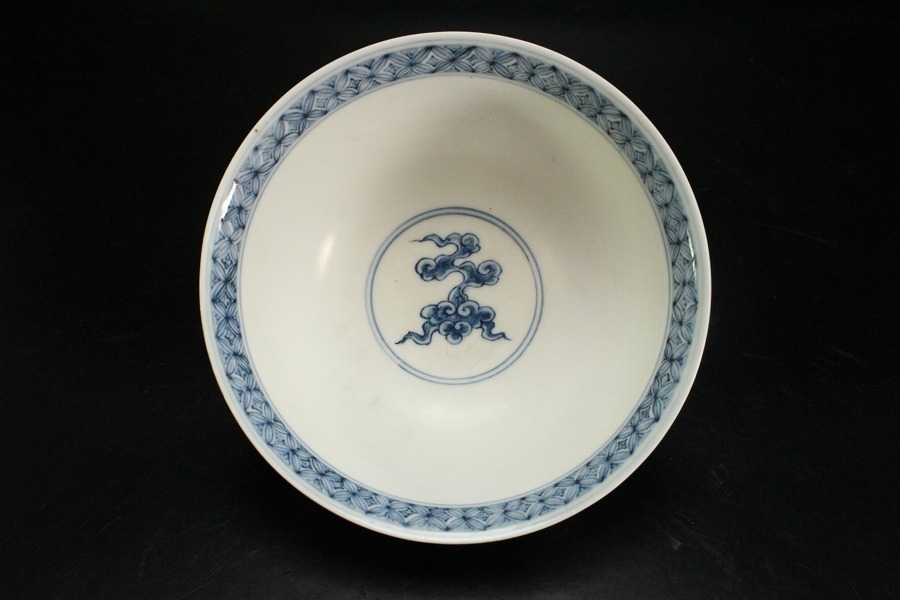 金閣】中国美術 青花 霊芝雲 麒麟紋 碗 大明成化年製 款