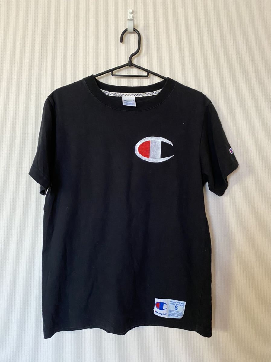 X Girl エックスガール チャンピオンコラボtシャツ 刺繍ロゴ 黒 半袖ｔシャツ 売買されたオークション情報 Yahooの商品情報をアーカイブ公開 オークファン Aucfan Com