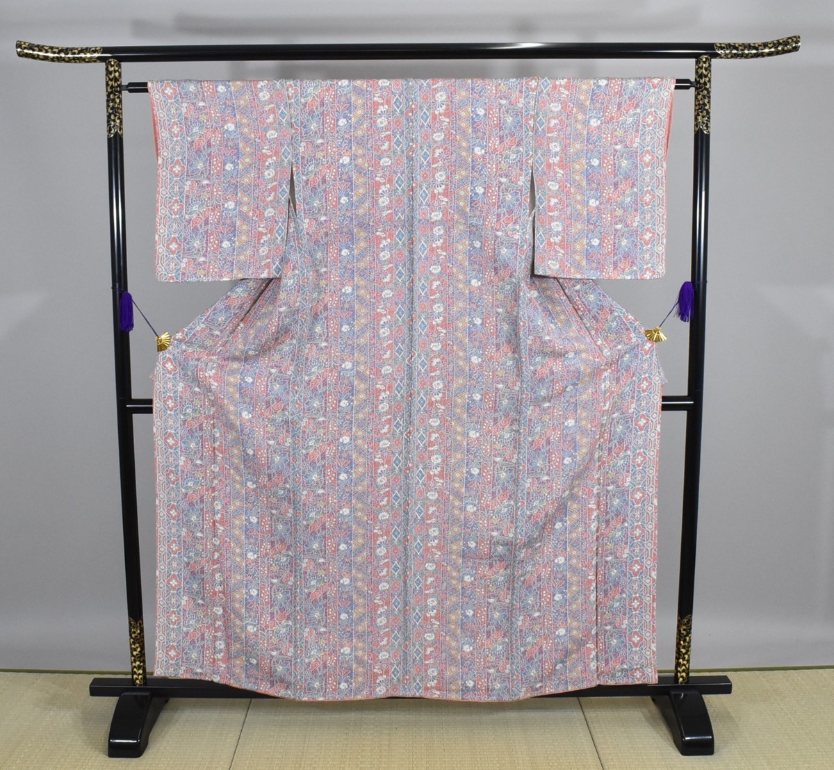 【桜庭呉服店】着物 小紋 縞模様 縞帳 花 辻の花 唐草文 名古屋帯セット 可愛い 身丈152.2ｃｍ 裄丈61ｃｍ by 辻が花小紋と名古屋帯4点セット742の通販 こなじろう.\u0027s セット 2点 夏付下小紋（茶屋辻小袖&frasl;藍に鼈甲色・波筬絽生紬地）多ち花
