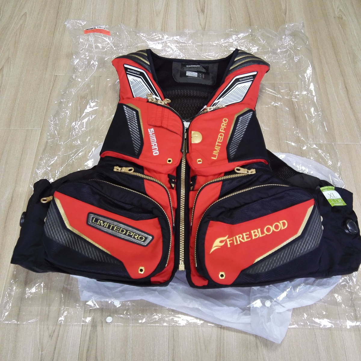 新品，品質保証 品現行品② シマノ ネクサス VF-112R カラーブラッドレッド サイズXL 定価48 290- リフレクトフローティングベスト リミテッドプロ(ライフジャケット)｜売買されたオークション情報、yahooの商品 ライフジャケット