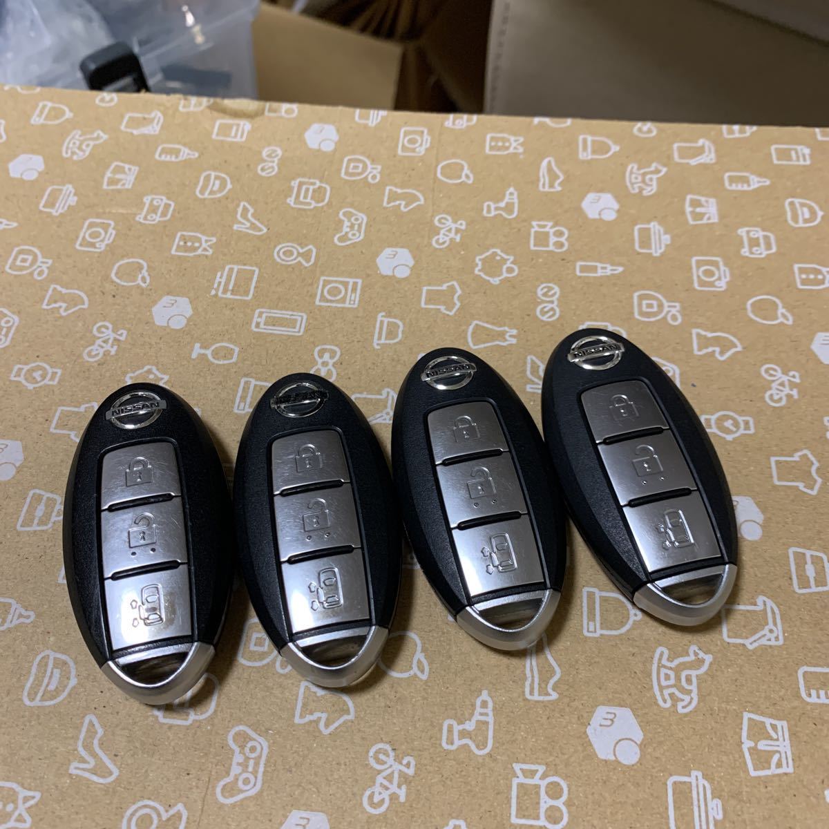 送料無料☆日産 純正 スマートキー 3ボタン セレナ C25 C26 エルグランド E52 片側スライドドア インテリジェントキー 4個セット