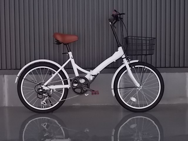【爆買い，得価】 ①スタ P-008 ２０インチ 折り畳み 自転車 シマノ６段 カゴ付き ホワイト 展示車両 A-08(20インチ～)｜売買されたオークション情報、yahooの商品情報をアーカイブ公開 - オークファン 20インチ～