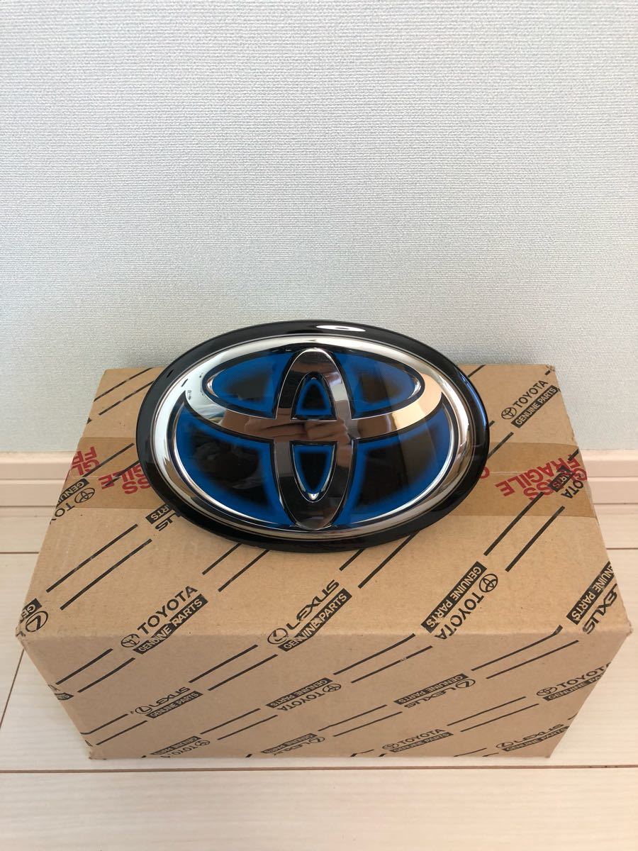  プリウス/カムリ/RAV4/CH-R等 トヨタ純正 フロントグリルエンブレム プリクラッシュ レーダー用(トヨタ)｜売買されたオークション情報、yahooの商品情報をアーカイブ公開 - オークファン トヨタ